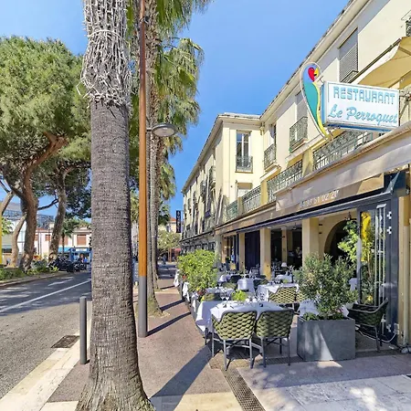 Family In Juan Les Pins * Antibes